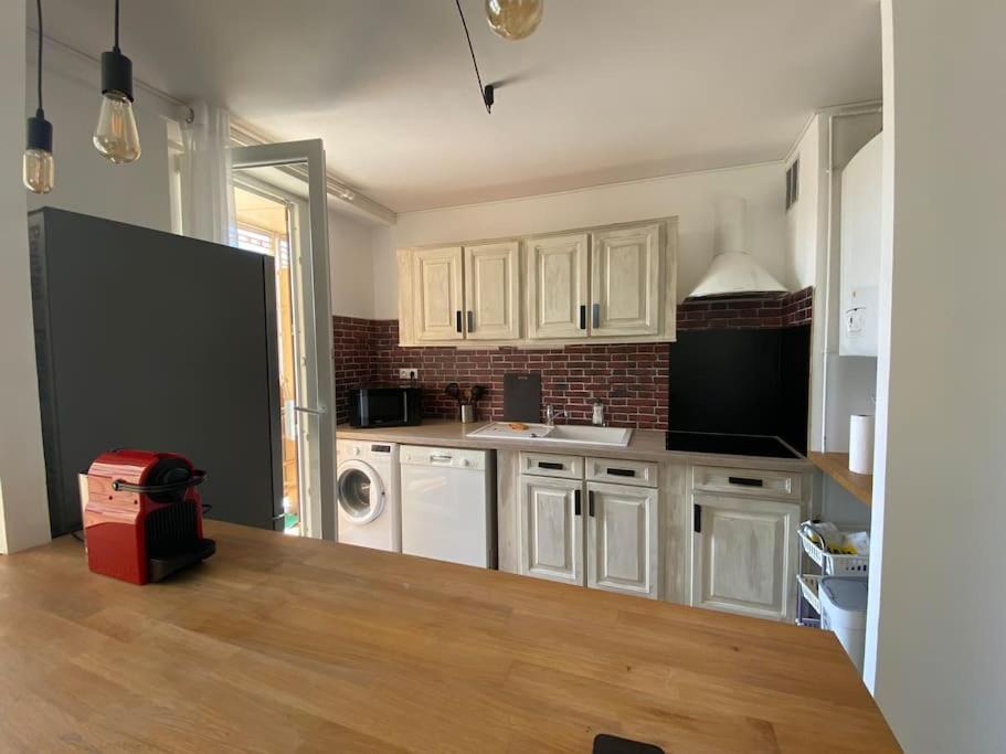 Ferienwohnung Grand T2 53M2, Proche Plages Et Port , Parking . La Ciotat Exterior foto